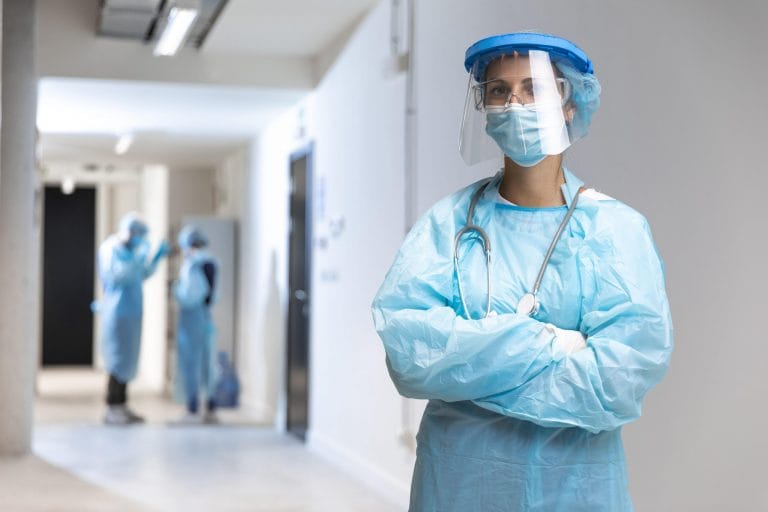 Conheça o controle de ponto ideal para clínicas e hospitais