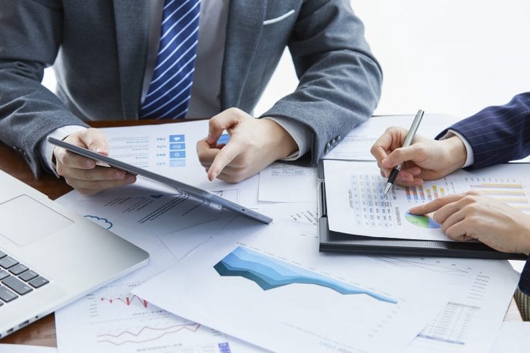 Saiba como o ponto eletrônico reduz os custos da empresa