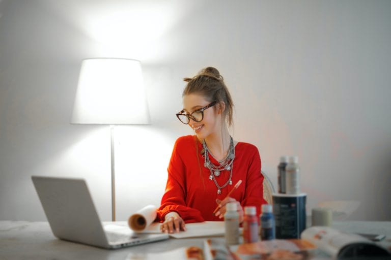 Trabalho híbrido: soluções para o controle de frequência dos colaboradores