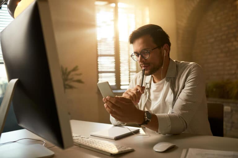 trabalho remoto registro de ponto via aplicativo - controle de ponto pós-pandemia